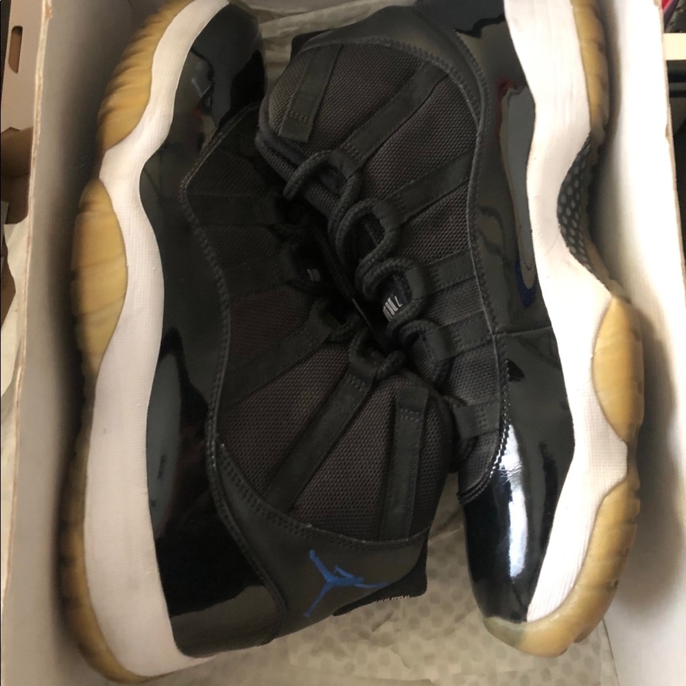 Jordan 11 “Space Jam”